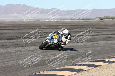 media/Jan-16-2026-CVMA Friday Practice (Fri) [[6f2bf47531]]/5-Racer 4-Trackday1/Session 2 (Bowl)/